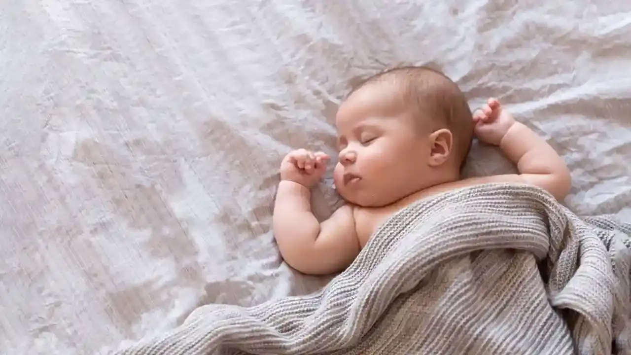 معاینات نوزاد در بدو تولد - نبض هوشمند سلامت