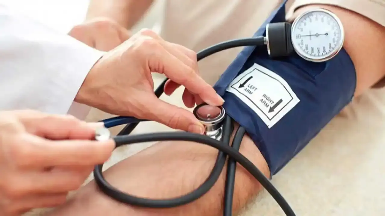 نحوه اندازه گیری فشار خون - نبض هوشمند سلامت