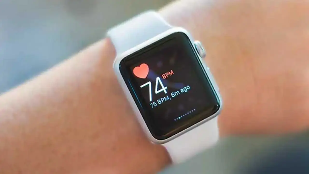 تحول سنسورهای پوشیدنی و برنامه هوش مصنوعی ( نظارت بر بیماران قلبی ) - نبض هوشمند سلامت